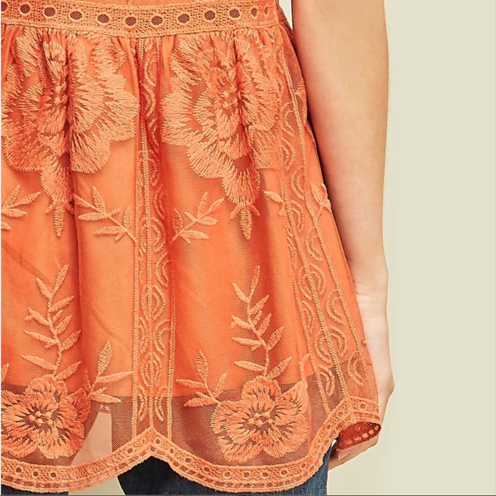 Floral Embroidered Eyelet Babydoll Sleeveless Top - Picture 5 of 8